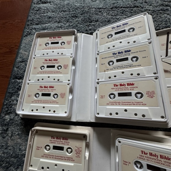 The Holy  Bible New International Version Old testament Tape 1-48 - Picture 3 of 8